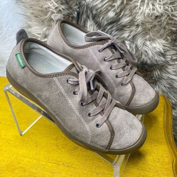WOMEN'S EDDIE BAUER HENDERSON PINE BROWN SUEDE Leather Tie Shoe Sneaker Sz 6.5M - Picture 1 of 10